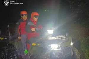 Безопасность в горах: бойцы ДСНС спасли туриста на Ивано-Франковщине фото