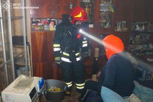 ❗️В Хмельницком на балконе пятиэтажки вспыхнул пожар: два человека спасены❗️ фото