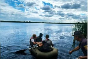 Спасение подростков на озере в Шептицком: почему важна безопасность и надежная экипировка фото